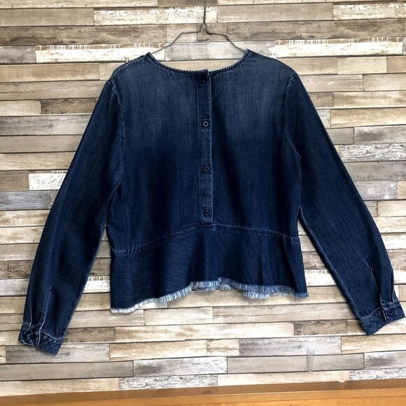 Cloth & Stone Frayed Hem Button Back Denim Top M - Picture 6 of 9